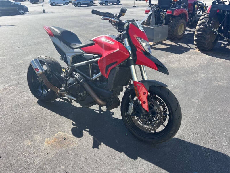 2016 Ducati Hypermotard 939