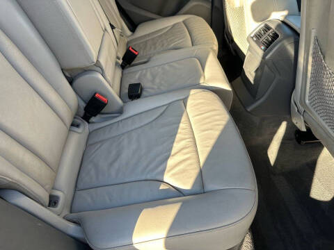 2011 Audi Q5 2.0T quattro Premium Plus