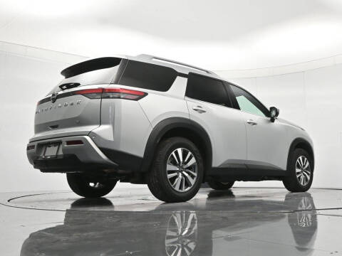 2025 Nissan Pathfinder SL