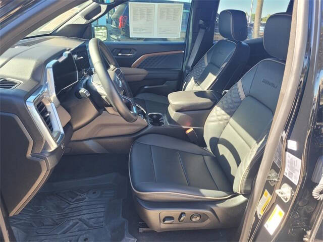 2025 GMC Canyon Denali