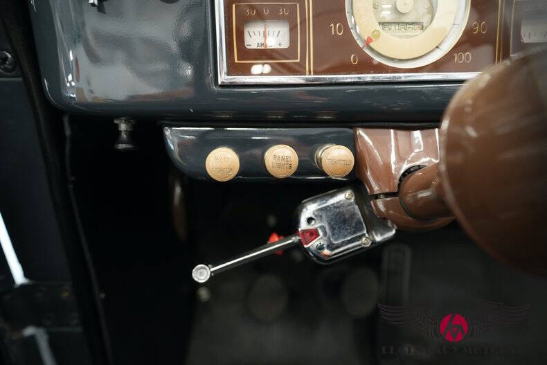 1939 Plymouth P8