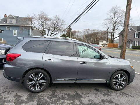 2017 Nissan Pathfinder Platinum