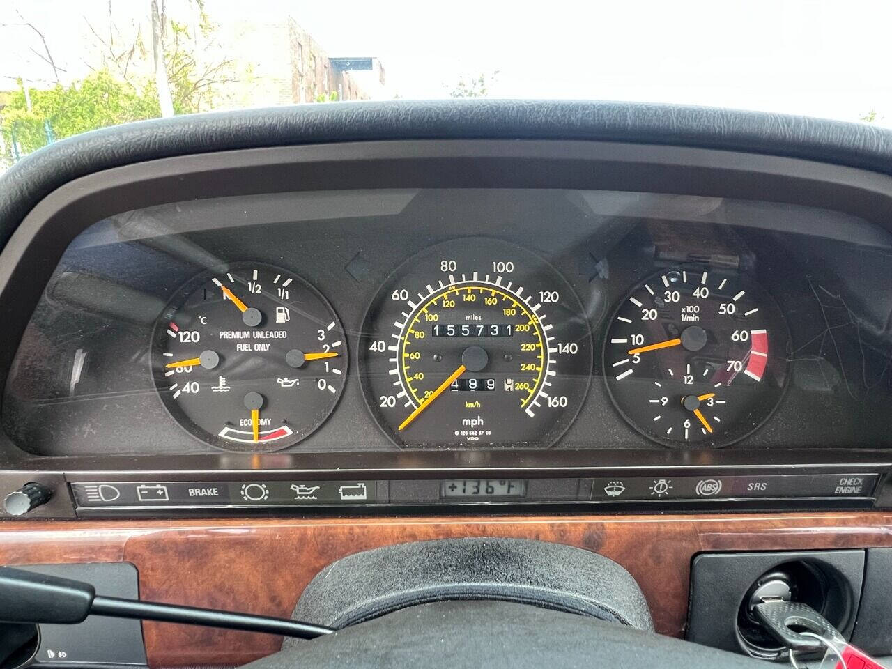 1991 Mercedes-Benz 560-Class  - $11,900