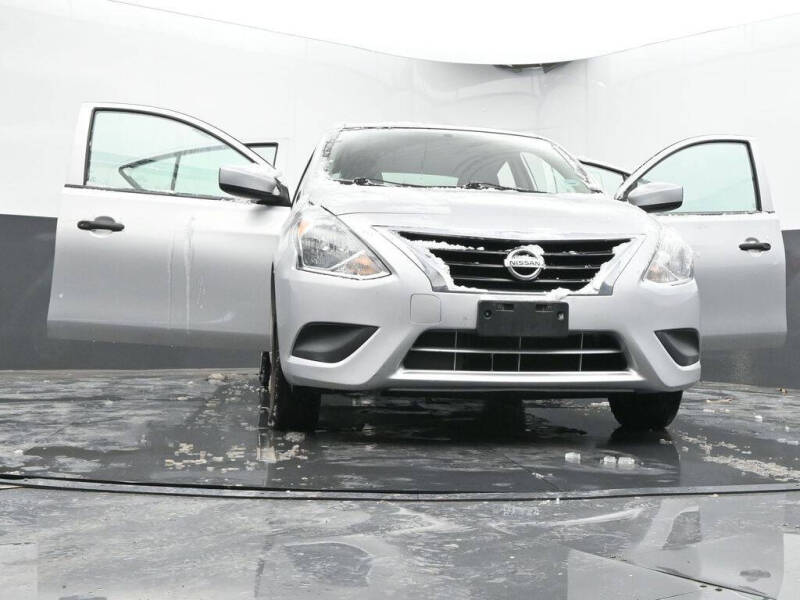 2019 Nissan Versa S Plus