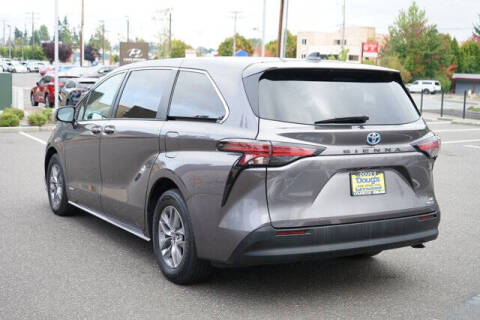 2021 Toyota Sienna LE 8-Passenger