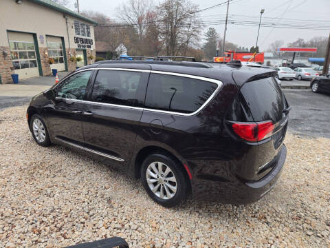 2017 Chrysler Pacifica Touring Plus