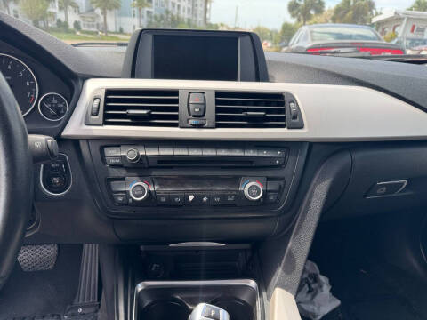 2014 BMW 3 Series 320i