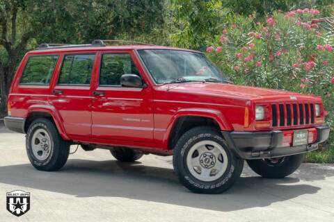 2001 Jeep Cherokee for sale at SELECT JEEPS INC in League City TX