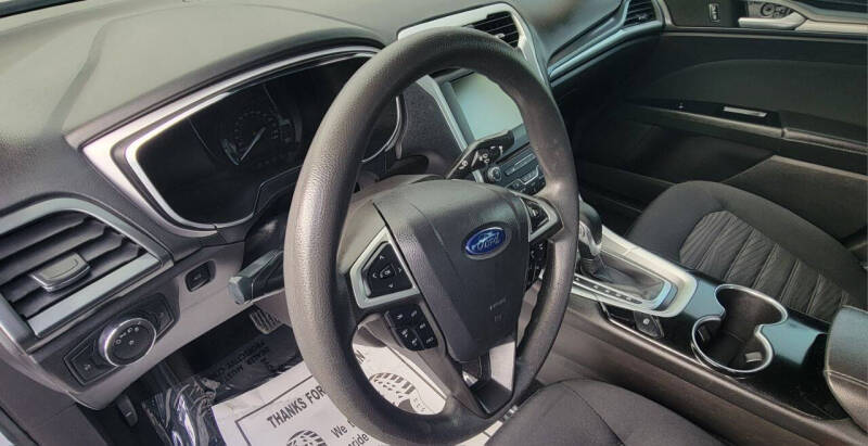 2016 Ford Fusion SE