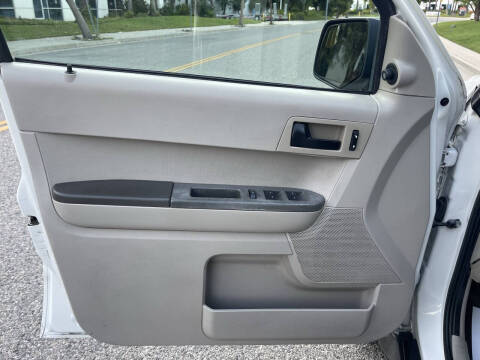 2011 Ford Escape XLS