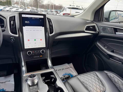 2024 Ford Edge Titanium