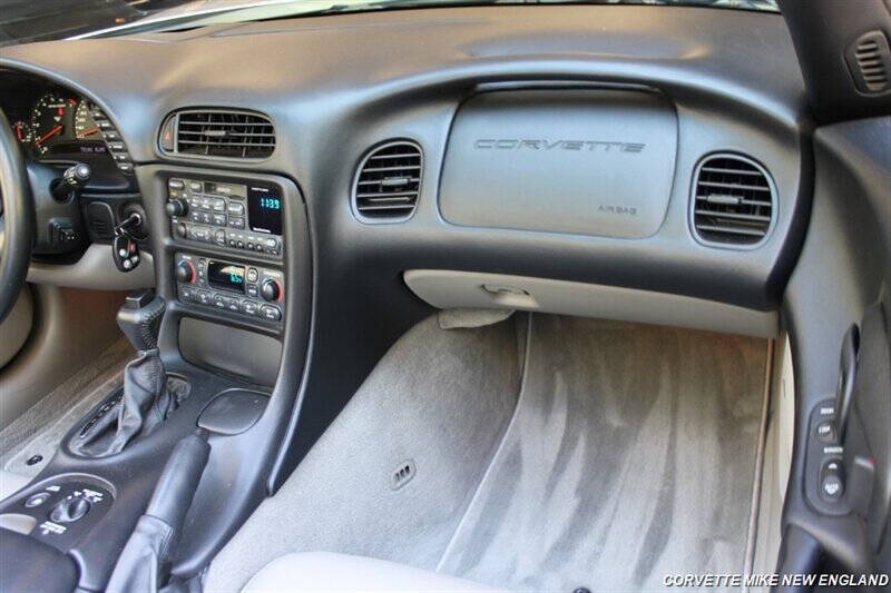 2002 Chevrolet Corvette 36