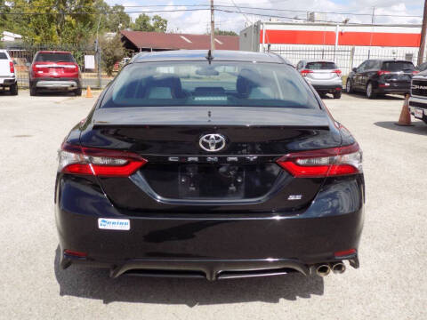2022 Toyota Camry SE