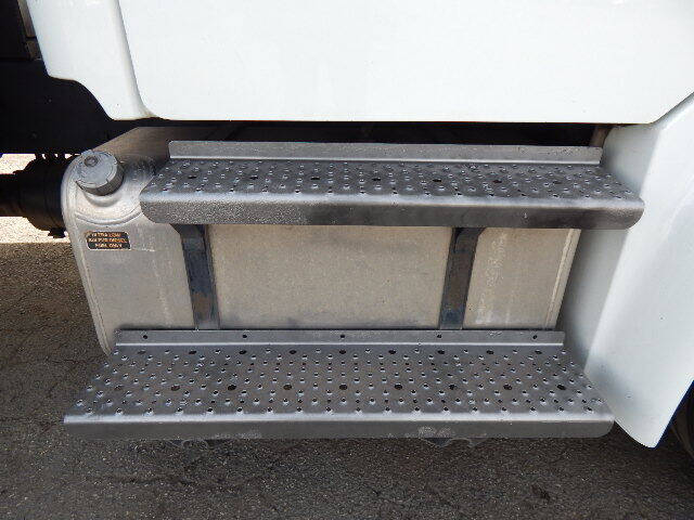 2015 Freightliner M2 106