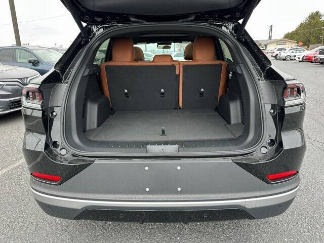 2025 VinFast VF8 Plus