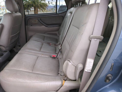 2005 Toyota Sequoia SR5