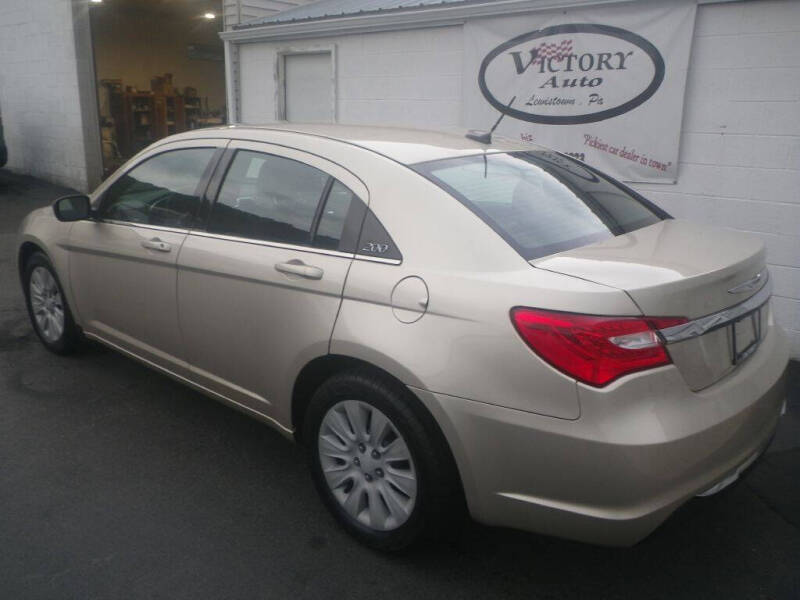 2013 Chrysler 200 LX