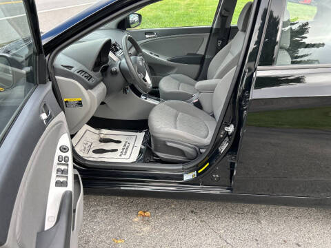 2012 Hyundai Accent GLS