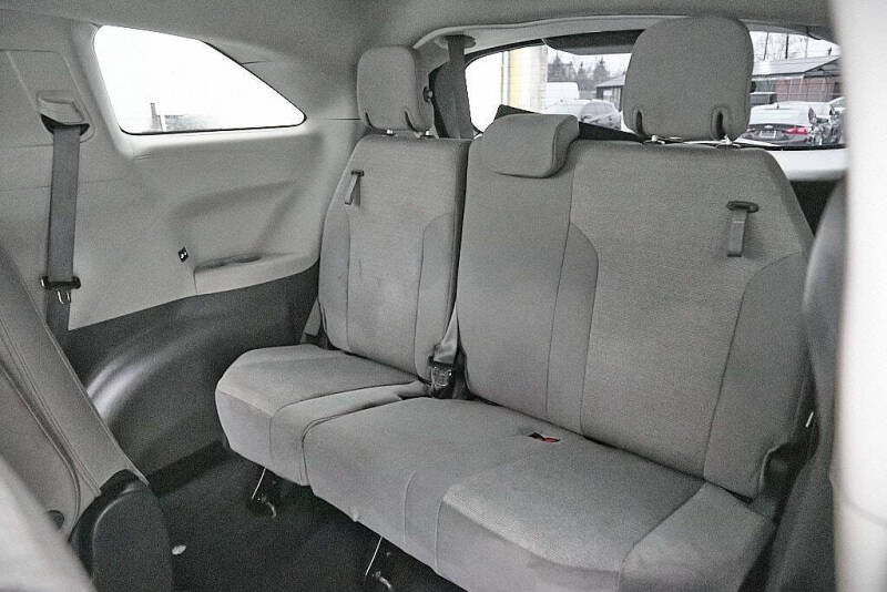 2024 Toyota Sienna LE 8-Passenger