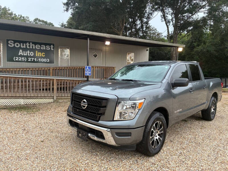 2023 Nissan Titan SV