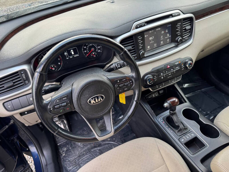 2017 Kia Sorento LX