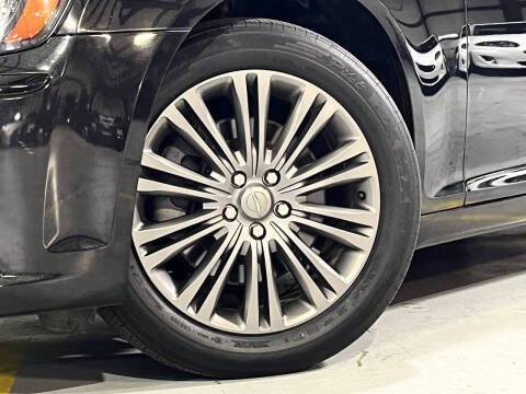 2014 Chrysler 300 C John Varvatos Limited Edition