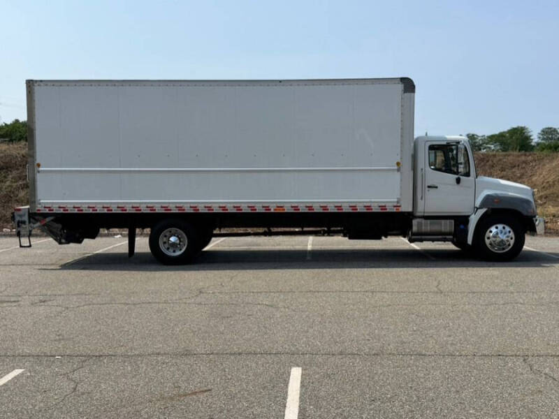 2020 Hino 268A