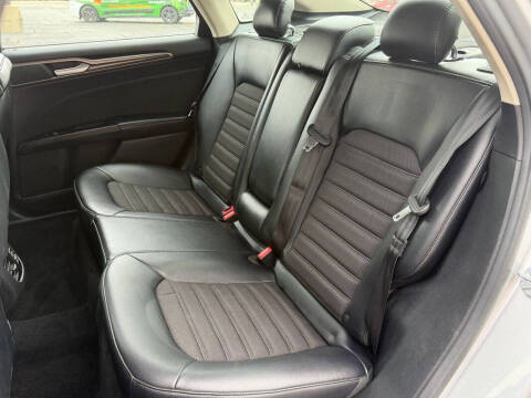 2017 Ford Fusion SE