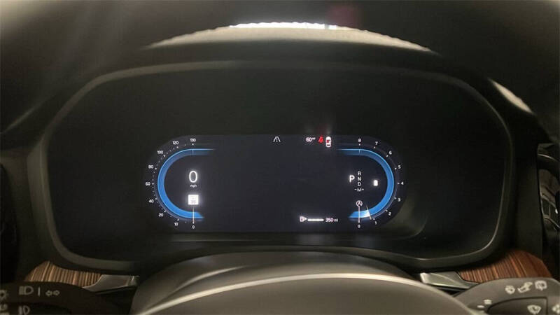 2025 Volvo V60 Cross Country B5 Plus