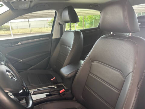 2020 Volkswagen Passat R-Line