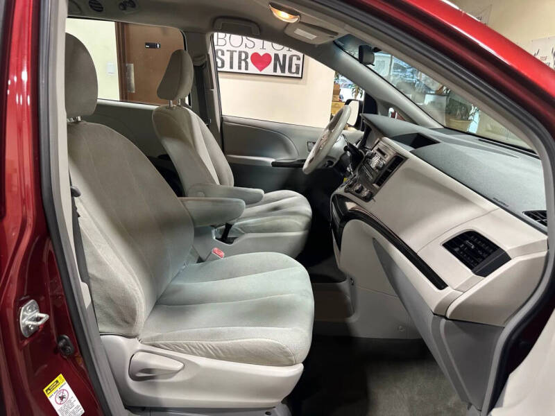 2012 Toyota Sienna