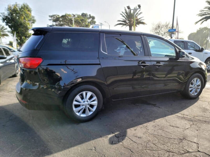 2017 Kia Sedona LX