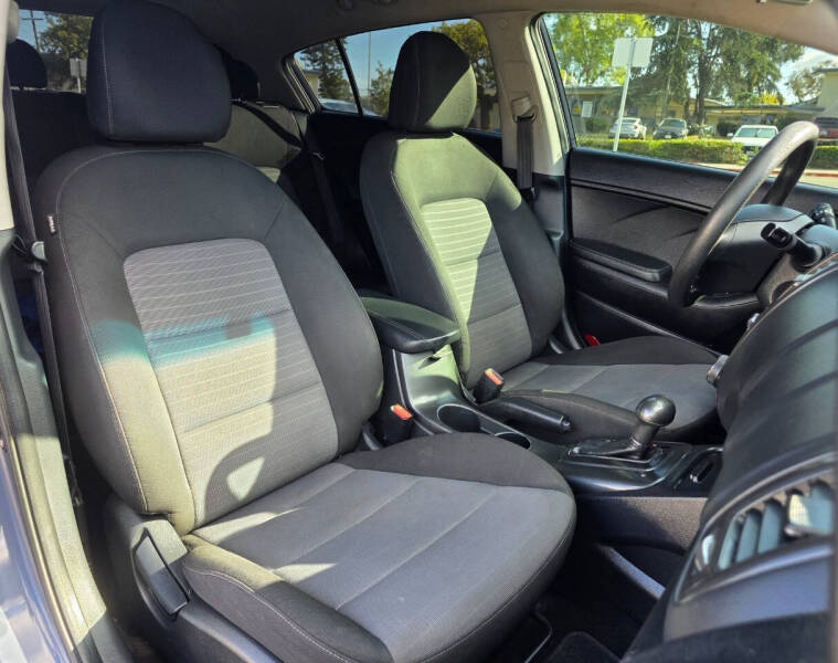 2016 Kia Forte5 LX