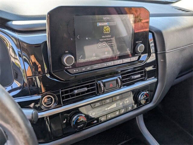 2022 Nissan Pathfinder SV