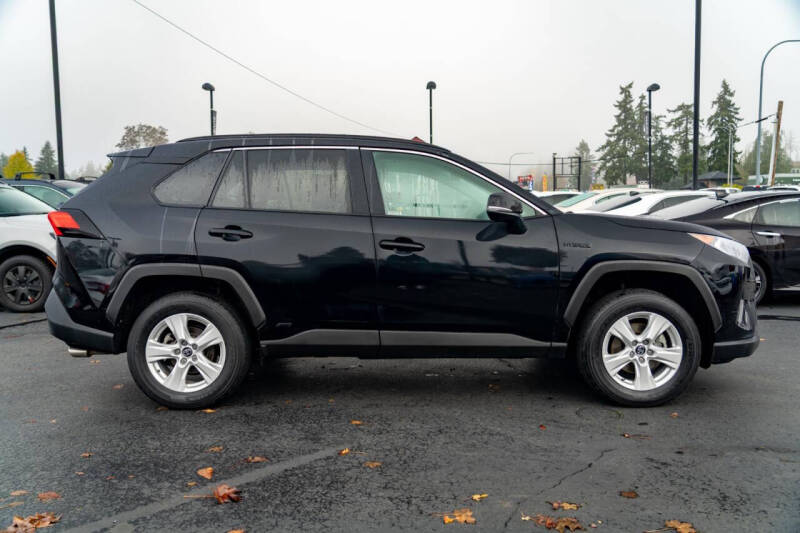 2020 Toyota RAV4 Hybrid XLE