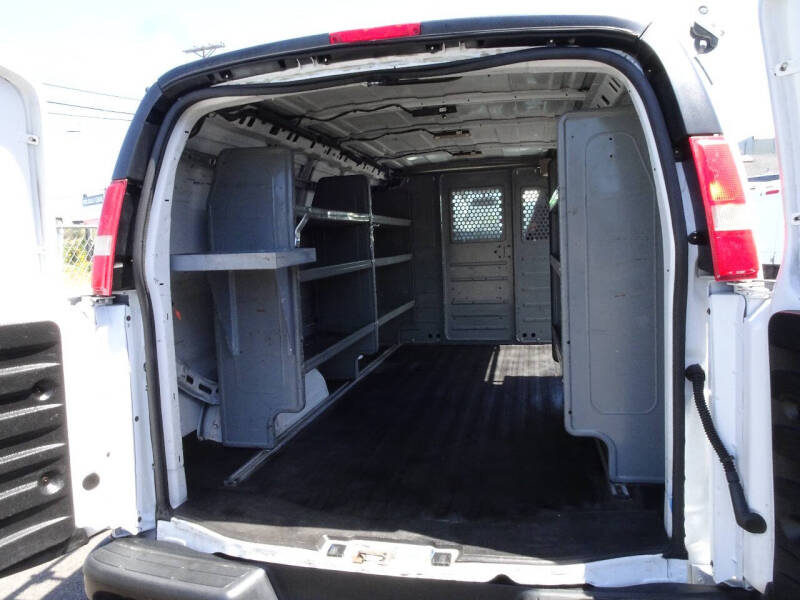 2017 Chevrolet Express 2500