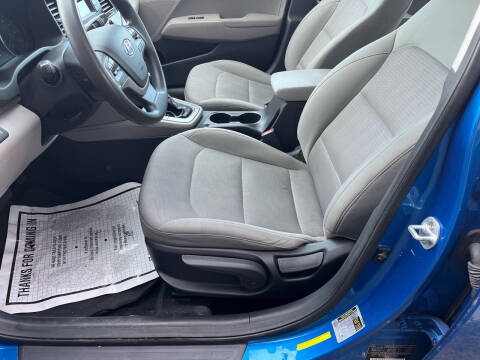 2017 Hyundai Elantra SE