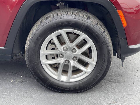 2023 Jeep Grand Cherokee L Laredo