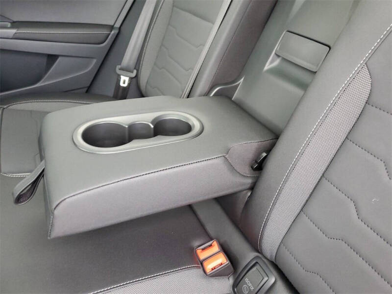 2025 Volkswagen Taos SE Black 4Motion