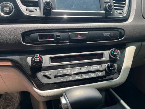 2017 Kia Sedona