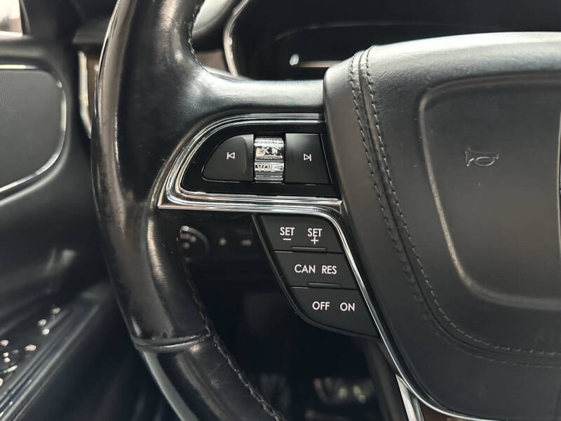 2017 Lincoln Continental Select