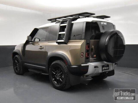 2023 Land Rover Defender 90 SE