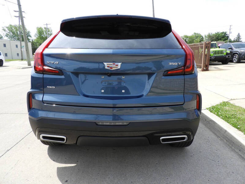 2025 Cadillac XT4 Premium Luxury