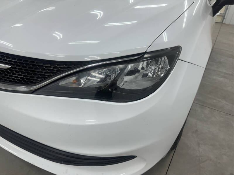 2020 Chrysler Voyager LXi