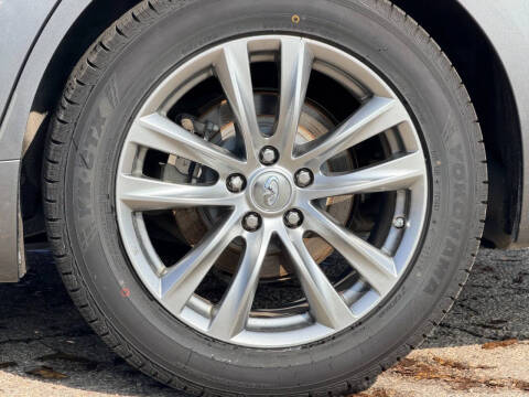 2015 Infiniti Q70 3.7