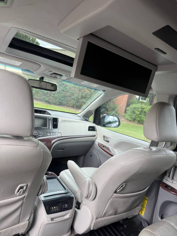 2011 Toyota Sienna XLE 8-Passenger