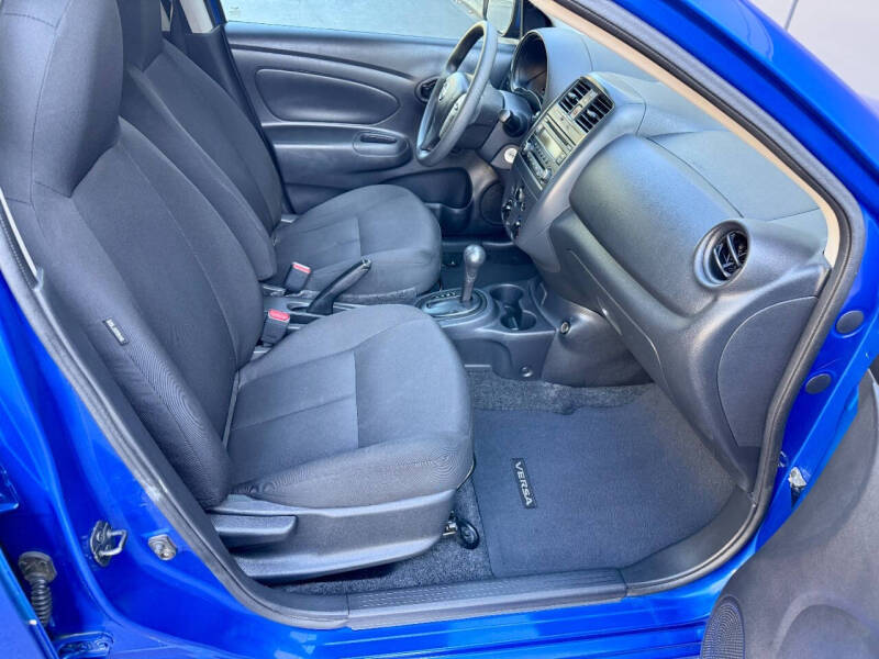 2017 Nissan Versa 1.6 S Plus