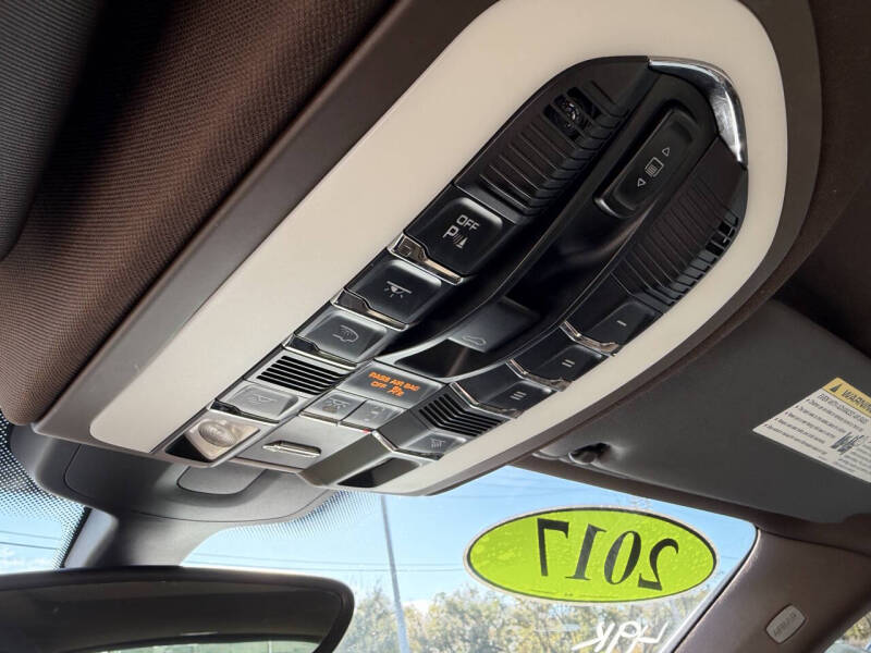 2017 Porsche Cayenne Platinum Edition