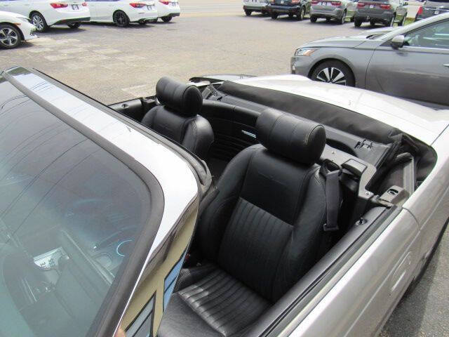 2005 Ford Thunderbird Deluxe