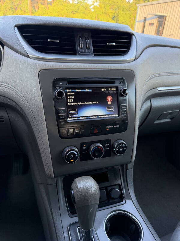 2017 Chevrolet Traverse LS